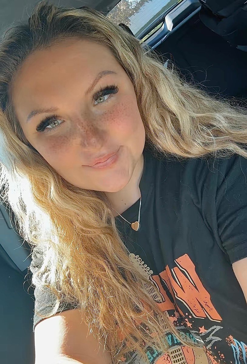 katie🤠🐮😎 tweet media