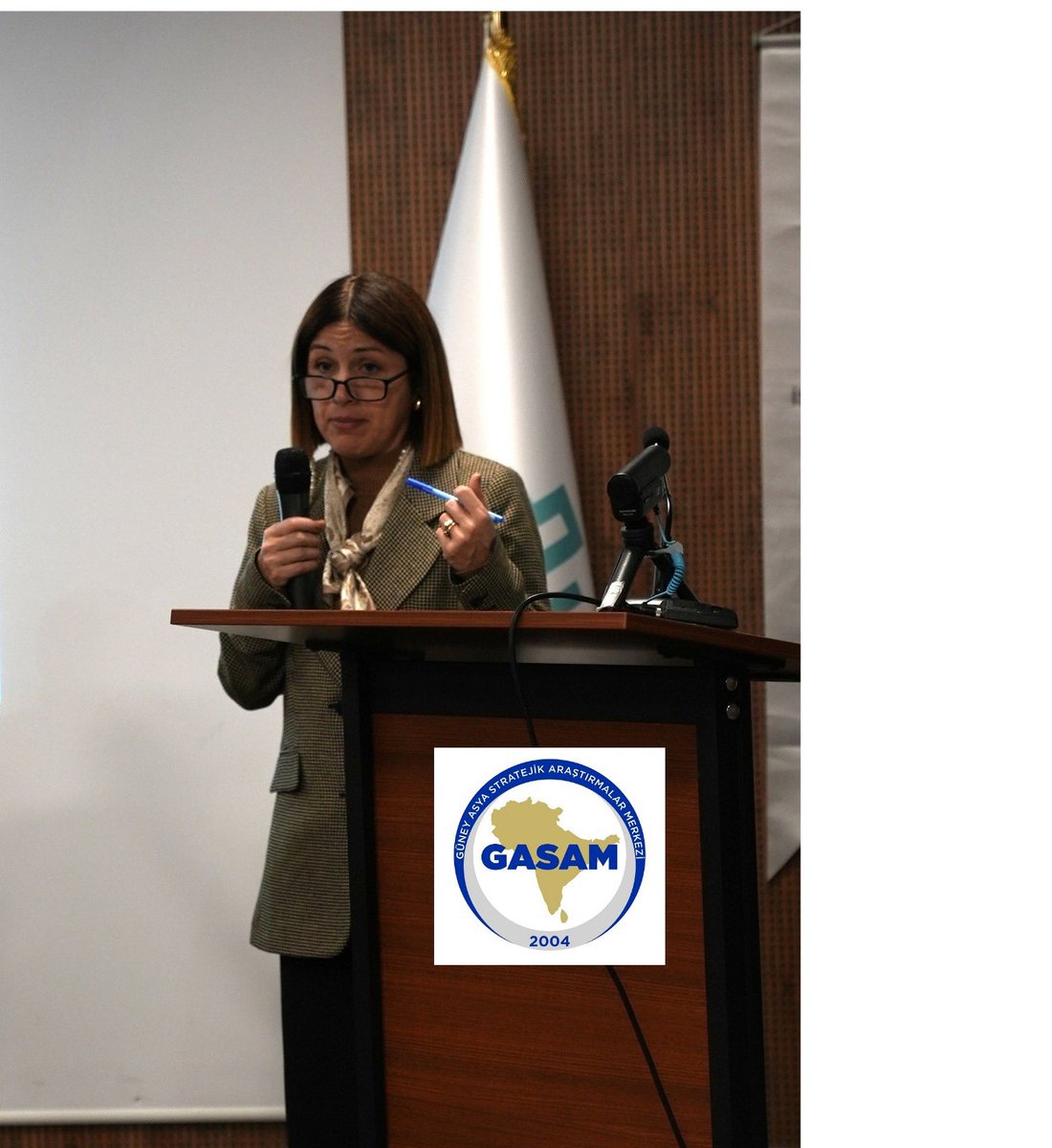 📸 “#Türkiye–#SriLanka İlişkilerinde Yeni Ufuklar”
Uluslararası Sempozyumu İstanbul’da Gerçekleşti.

🎥 1. Oturum’dan kareler 
<a href="/istmedeniyet/">İstanbul Medeniyet Üniversitesi</a> <a href="/slembankara/">Sri Lanka in Türkiye</a>