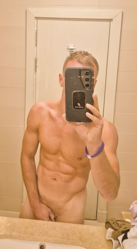 How holiday feels now💪🔥