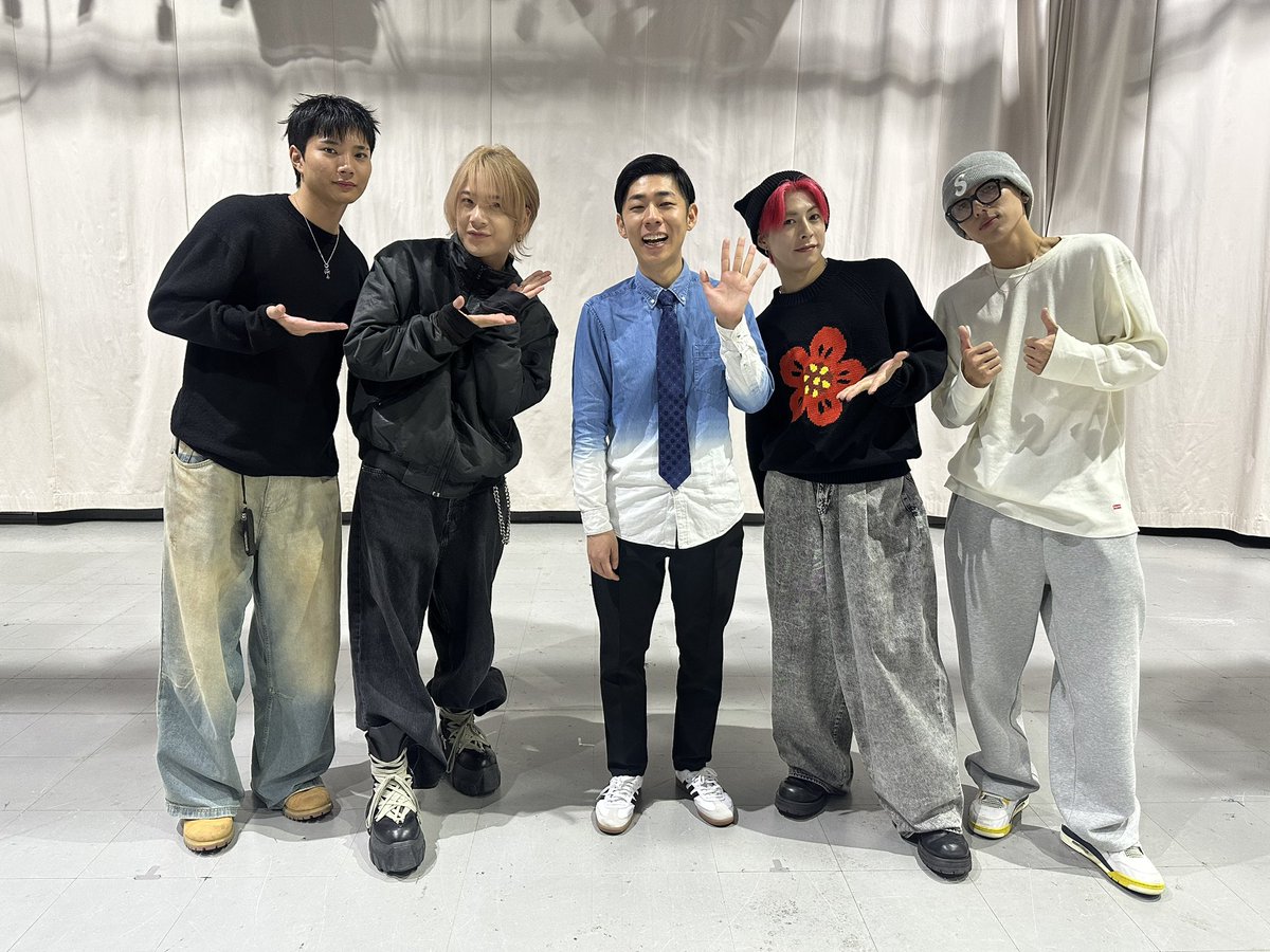 tontsukatan_'s tweet photo. 「OWVの六本木メタメタRADIO」最終回も出させていただいちゃいました🥺🥰
いつも優しく迎え入れていただきありがとうございました！
最後まで大爆笑かと思ったら涙もあり…最高にあたたかい空間でした！
またぜひOWVさんと���縁がありますように💓🫶

#OWV #メタラジ
#トンツカタン森本 https://t.co/GgHZ07TVPA