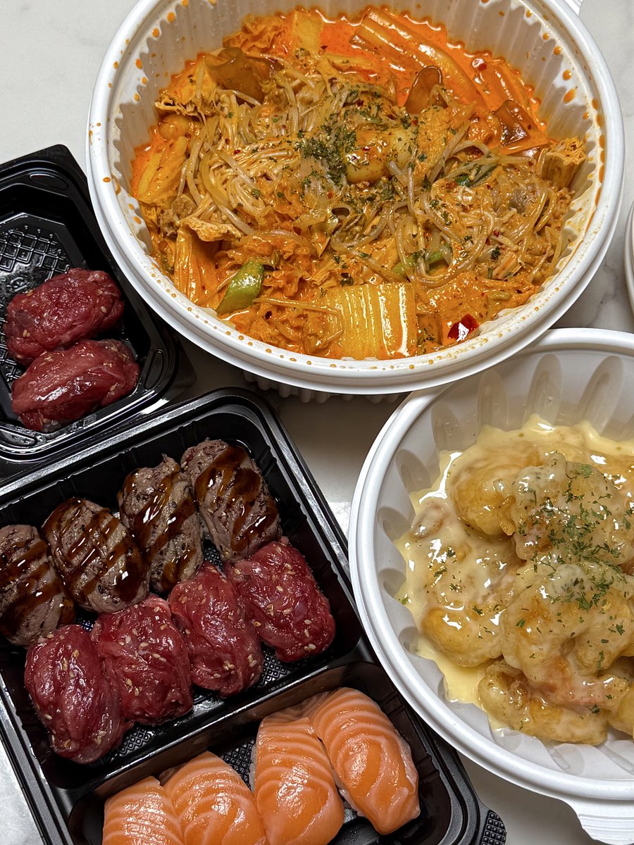 얌이의 식사 tweet media