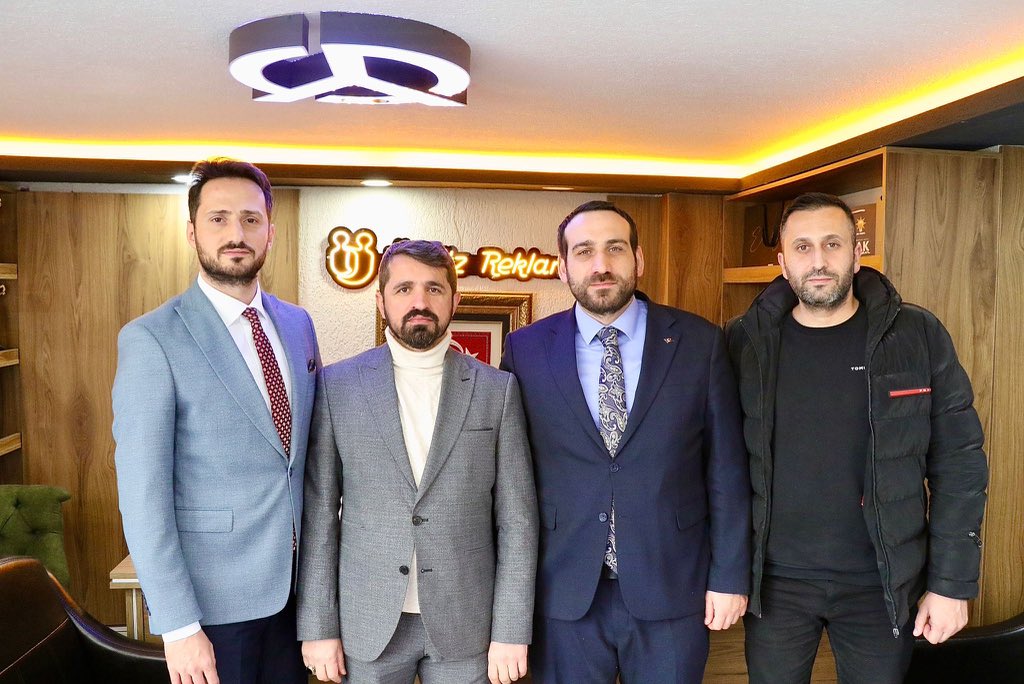 📌Öksüz Reklam sahibi Yüksel ÖKSÜZ ve Haber Rize İmtiyaz sahibi Şenol ÖKSÜZ ile birlikte sabah kahvaltısında bir araya geldik,

📌Bıldırcın Köy Başkanımız İsmail SARIBAK’ın annesinin vefatını derim bir üzüntü ile öğrendik, ailesine ve yakınlarına baş sağlığı ve Allah’tan rahmet