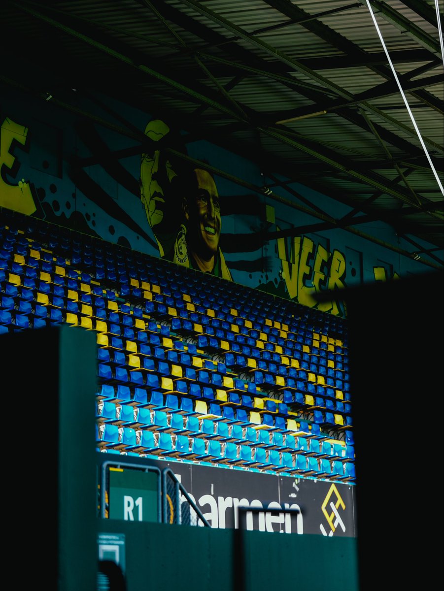 Na afloop van de wedstrijd tegen AZ sluiten onze Onder 21-spelers aan bij de ereronde. Een bijzonder en verdiend moment om de promotie naar de hoogste divisie te vieren. Na 20 jaar afwezigheid keert Fortuna Sittard Onder 21 terug op het hoogste niveau, een prachtige mijlpaal voor