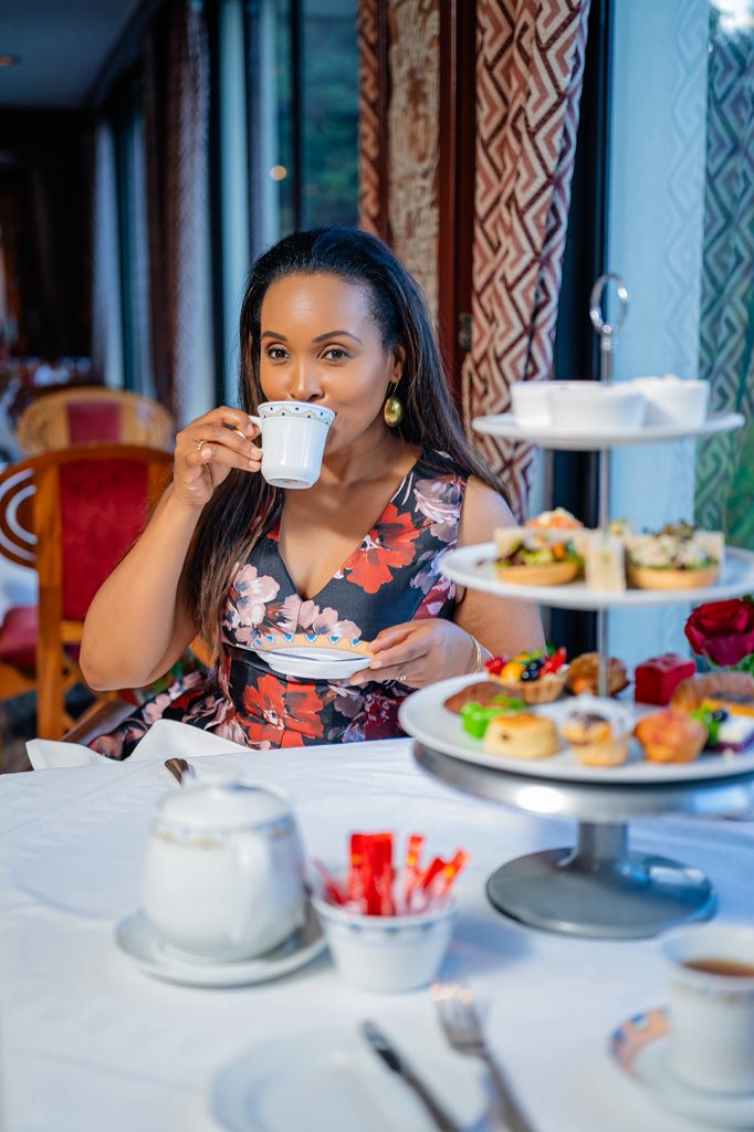 MissMwanyigha's tweet image. To really get in to the heart of the season, visit the @SerenaNairobi for Christmas High Tea on the 24th of December from 5:30pm - 7pm✨✨
Enjoy beautiful Christmas Carols, with delicious sweet &amp;amp; savory treats😋
To book:
📞 +254 732 124 000 / +254 727 282 200
👗 @nobristyle