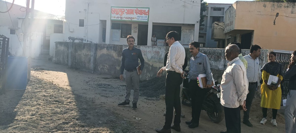 આજરોજ પાટણ તાલુકાના હાજીપુર ગામની મુલાકાત.નાણાંપંચ  અંતર્ગતના કામ,પી.એમ આવાસ યોજના હેઠળના આવાસની સ્થળ મુલાકાત કરી,ગ્રામ પંચાયતમાં જરૂરી રેકર્ડ નિરીક્ષણ કરી યોજનાકીય કામગીરીની સમીક્ષા કરી.આંગણવાડી,પ્રાથમિક શાળા અને આરોગ્ય સેવાઓ બાબતે સ્થાનિક આગેવાનો તથા કર્મચારીઓ સાથે ચર્ચા કરી.