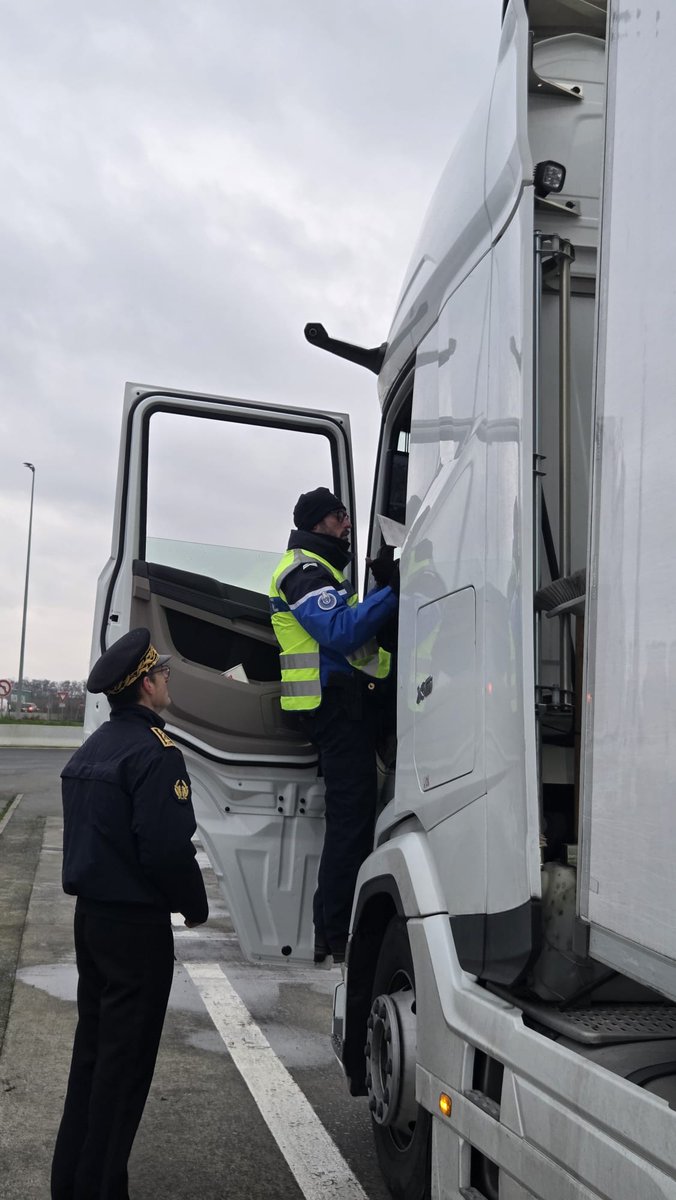 Prefet62's tweet image. Depuis le 29 juin 2025, plus de 110 foyers de dermatose nodulaire contagieuse (#DNC) ont été détectés et six zones réglementées ont été instaurées autour de ces foyers. A ce jour, aucun foyer n'a été détecté dans la région Hauts-de-France.

Dans le cadre de la lutte contre la