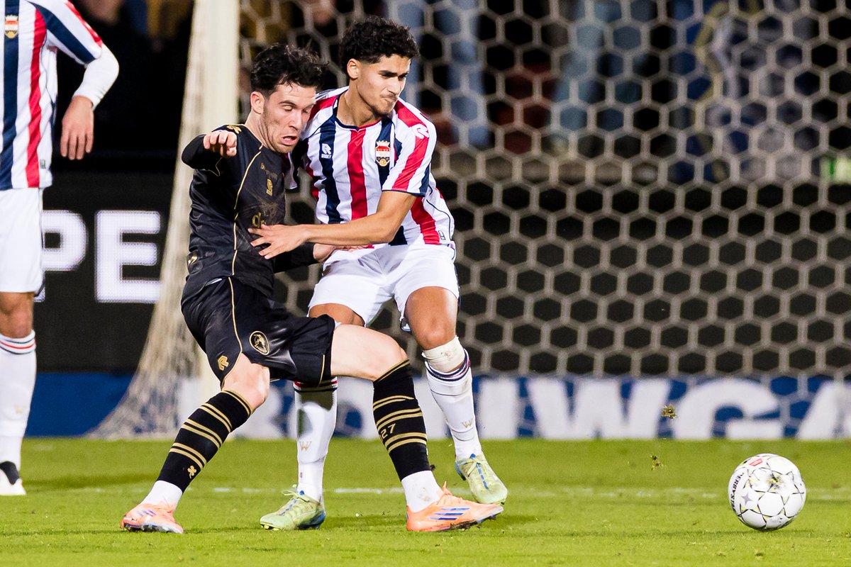 Beker: WII-Sparta 1-5

In deze wedstrijd bleek overduidelijk dat Willem II volgend seizoen niet veel te zoeken heeft in de Eredivisie. Maar belangrijker: het is te hopen dat de blessures van Haen en Stam meevallen en zij zondag kunnen aantreden tegen Helmond Sport!

📸 Toin Damen