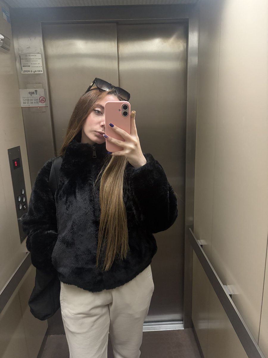 goddessstarkk's tweet image. hoy tengo ganas de joder a putitas 😝