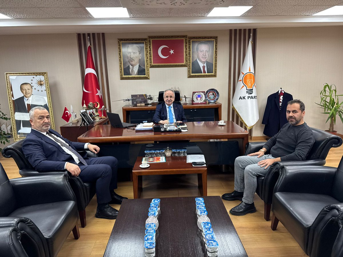 19 Mayıs Belediye Başkanımız Sayın Osman Topaloğlu, İl Başkanımız Sayın Mehmet Köse’yi makamında ziyaret etti. 

Gerçekleşen ziyarette, ilimiz ve ilçemize yönelik yürütülen çalışmalar ile geleceğe dönük projeler hakkında istişarelerde bulunuldu.

Nazik ziyaretlerinden dolayı