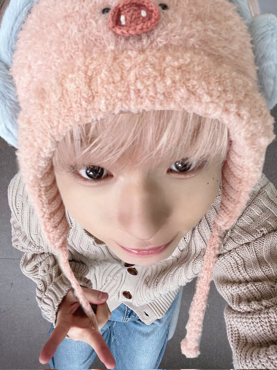 ૮ o ♢ o ა ╮ ⊃ ⊂ ╯