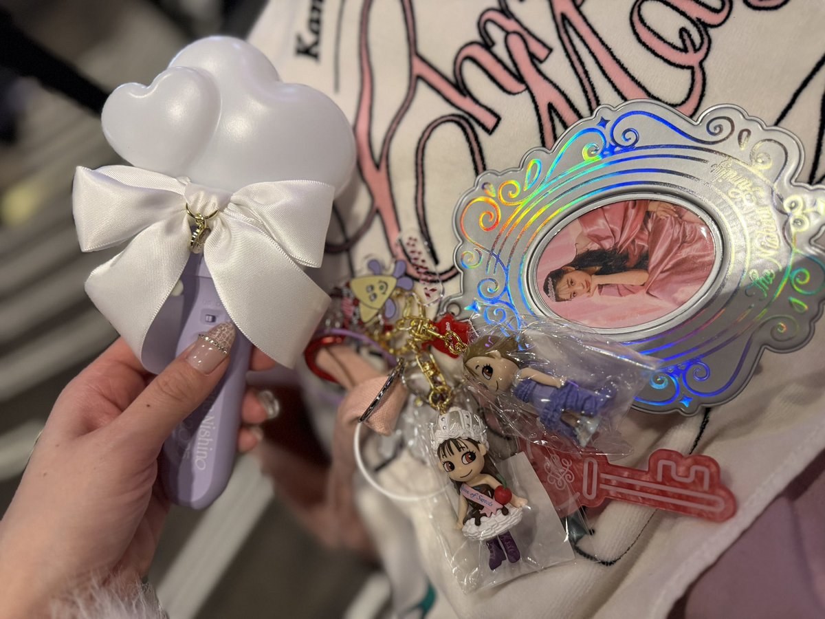 kyontaro09's tweet photo. クリスマスライブ🎅🌲最高だった🥰🩷かなやん金髪可愛いし席はレベル7だけど全然楽しめた🥺🩷🩷🩷真夏のオリオン大好き😍
#西野カナ
#クリスマスライブ https://t.co/yiE93kjuYg