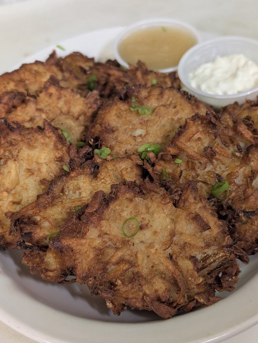 bistro_on's tweet photo. Latkes still available! Come and get em! #Chanukah #Latkes #Wingsnthings #Ribsnsteak #Deli https://t.co/xGiVzIMZtd