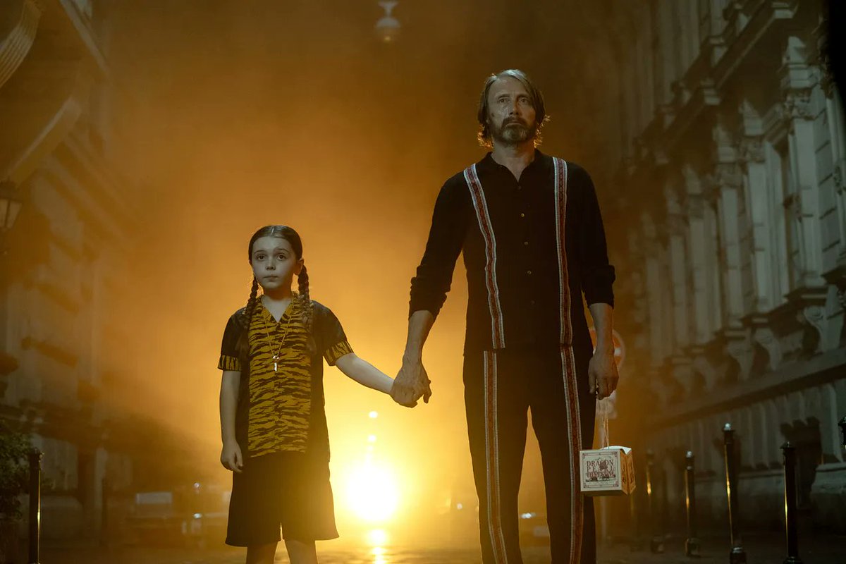 dan_something's tweet image. #DustBunny is "a weird, morbid little fairy tale. It’s not the best thing #BryanFuller has ever made, but boy am I glad it exists." Read the rest of my review: danielmontgomery3.substack.com/p/dust-bunny-r…

#filmx #filmtwitter #MadsMikkelsen