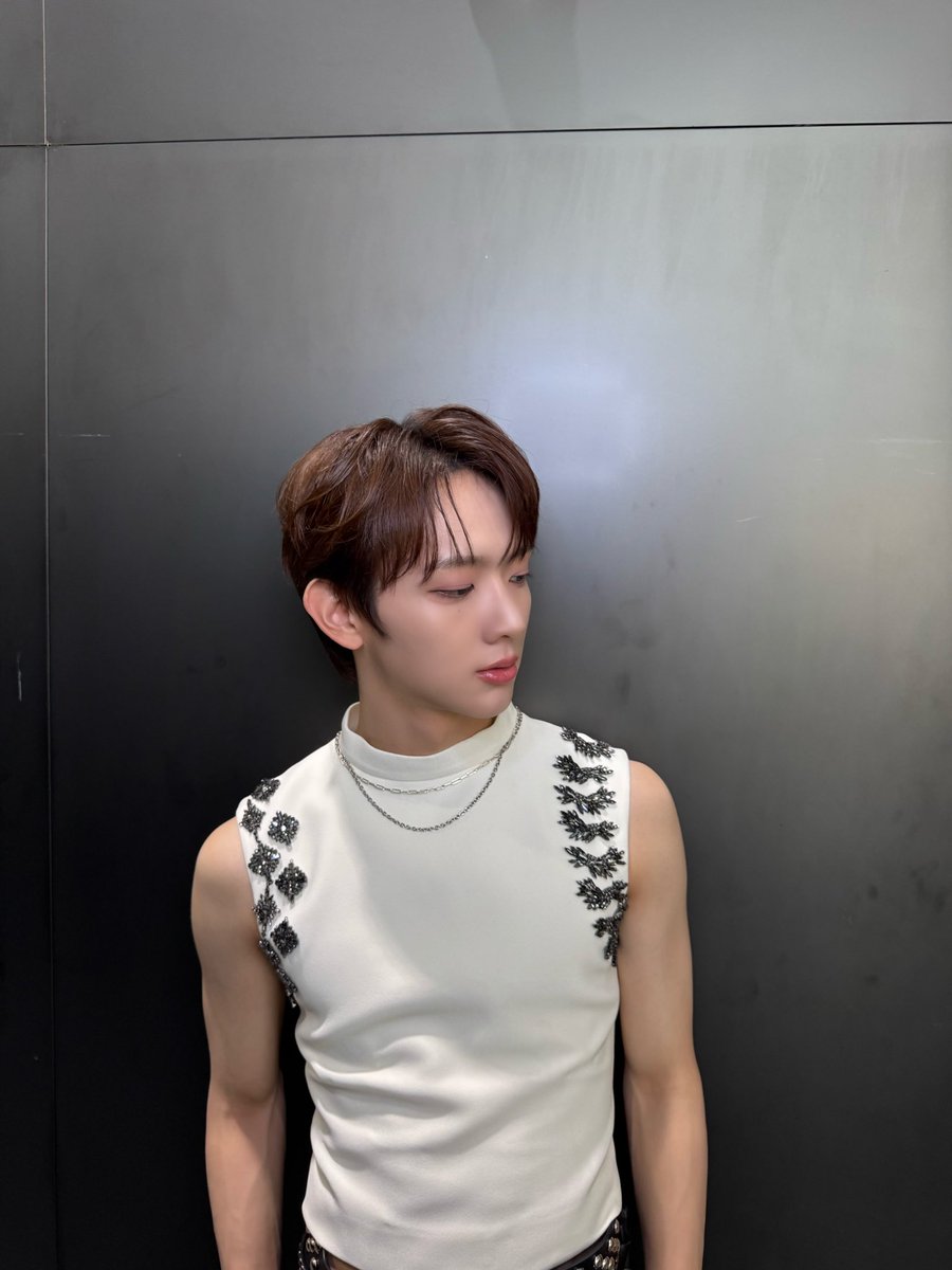 EVNNE_official's tweet image. 2025 가요대축제 끝! 무대 보러 와준 엔브, 본방사수 해준 엔브 너무 고마워요💓💓☘️ 오늘도 고생 많았구 생각 없이 푹 자길!

#EVNNE #이븐
#유승언 #YOOSEUNGEON