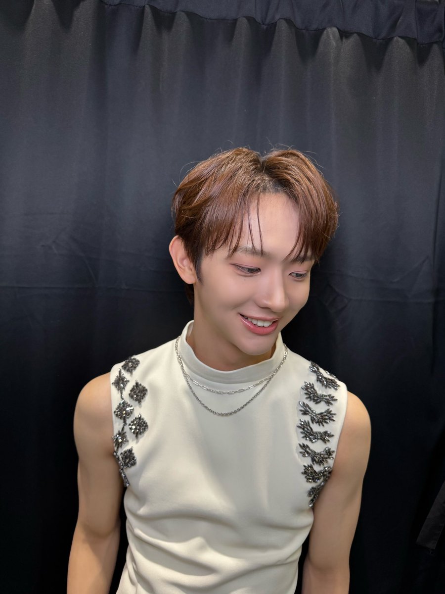 EVNNE_official's tweet image. 2025 가요대축제 끝! 무대 보러 와준 엔브, 본방사수 해준 엔브 너무 고마워요💓💓☘️ 오늘도 고생 많았구 생각 없이 푹 자길!

#EVNNE #이븐
#유승언 #YOOSEUNGEON