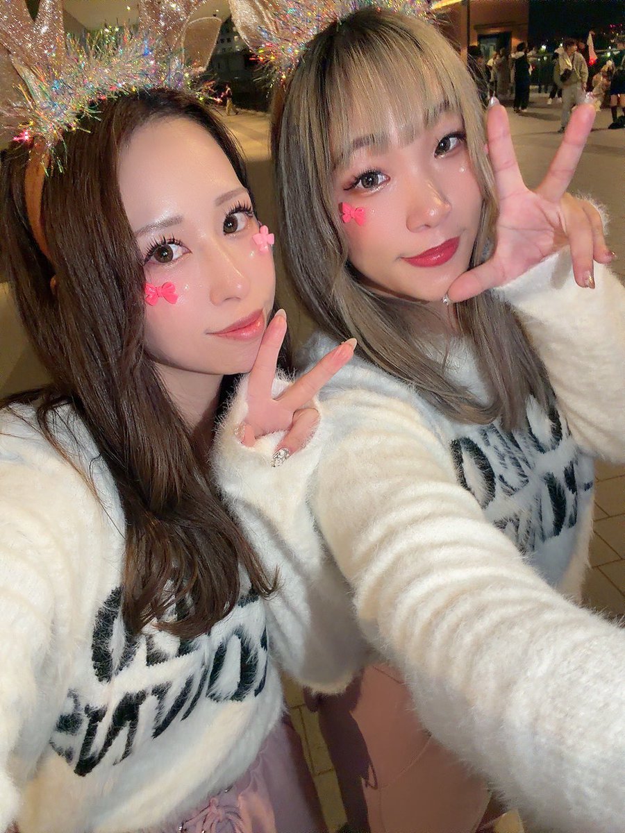 kyontaro09's tweet photo. 来年もライブ行きたいな〜あるかな🥺
毎年友達とおそろコーデして行く🥺❤️‍🔥
#西野カナ
#クリスマスライブ https://t.co/pRkZIotPJm