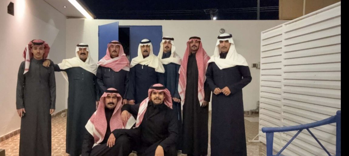 اخواني واولادي والف مبروك لابننا الشاب يزيد بن ظافر عقد قرانه