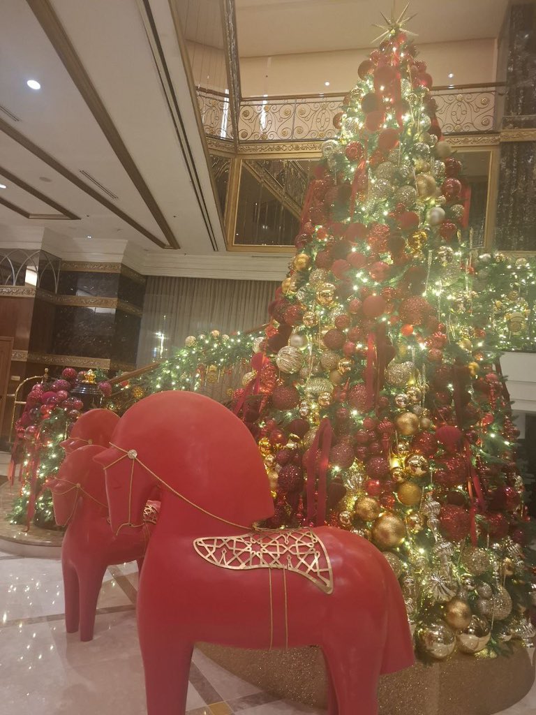 ReadeAlexandra's tweet image. Moscow, Christmas 2025