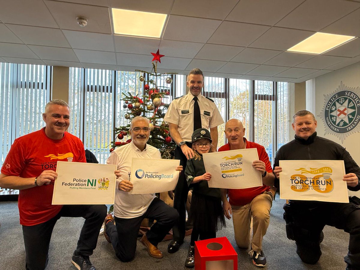 LETRNI's tweet image. Wow! A fantastic day at PSNI HQ for a prize draw for officers and staff, who donate £5 each month from their wages for @LETRforSO Draw was made by Special Olympics Ulster athlete Sophia. Thanks to our supporters @PoliceFedforNI and @NIPolicingBoard who joined us today.