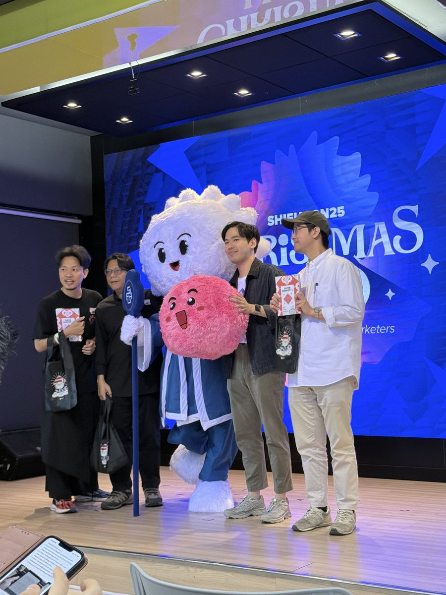 มางานเปิดตัวหนังสือ SUPERMARKETing 80 เทคนิคการตลาดสะดวกใช้ สนุก ได้เจอเพื่อนๆที่สนใจคอนเทนต์ marketing ที่สำคัญคือมีหัวข้อเติมพลังให้ได้ฟังแล้วนำไปใช้ด้วย 
#shifucon2025 #หนังสือSUPERMARKETing