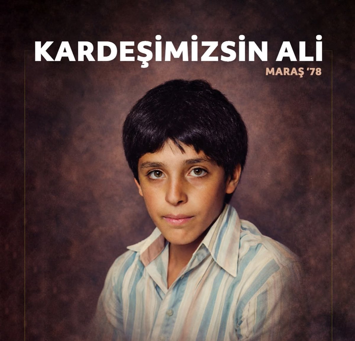 Ben Ali, 14 yaşında tanımadığım öfkeli bir güruh tarafından dövüldüm. Sonra uzuvlarım kesildi. Bir kazanda kaynatıldım. Annem, beni kırık dişimden tanıdı. Beni öldürenlere hiç birşey yapmamıştım halbuki. Beni dünyanın hiçbir yerinde görülmeyecek bir vahşetle katlettiler.