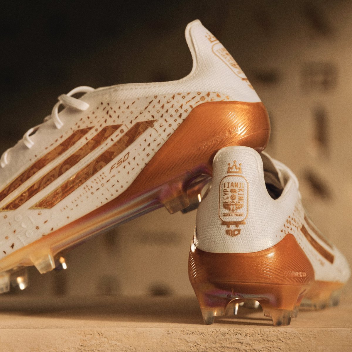 🚨🚨🚨🚨 أديداس تُصدر اصدار خاصًا من حذاء F50 المستوحى من التراث المصري — سيرتديه الملك محمد صلاح مع بطولة كأس الأمم الأفريقية 🇪🇬👑