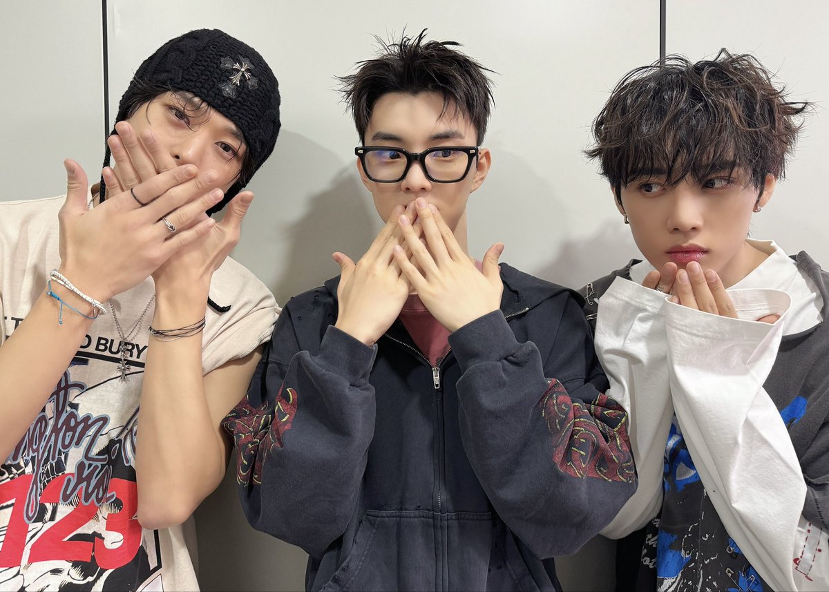 sunuv412's tweet image. 2022 노디기리
2023 베이비돌
2025 라잌아이러브유

쥬큐선 연말무대 계속되길♥♥