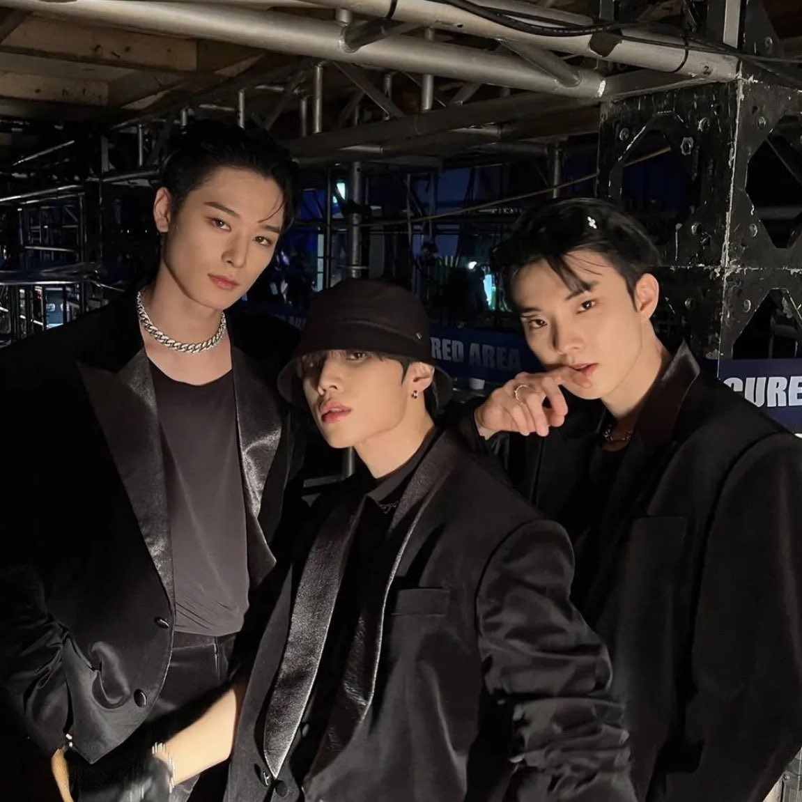 sunuv412's tweet image. 2022 노디기리
2023 베이비돌
2025 라잌아이러브유

쥬큐선 연말무대 계속되길♥♥