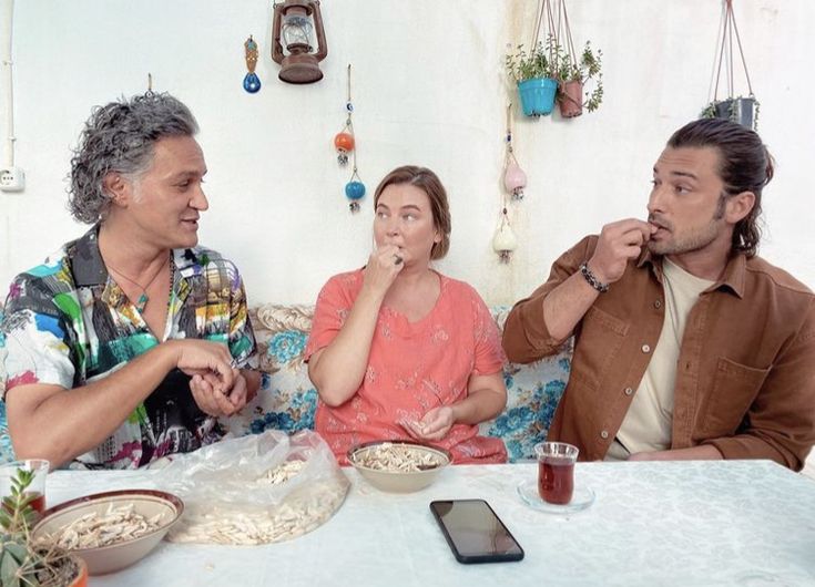 contextalp's tweet image. Dedikodu var denilince biz: