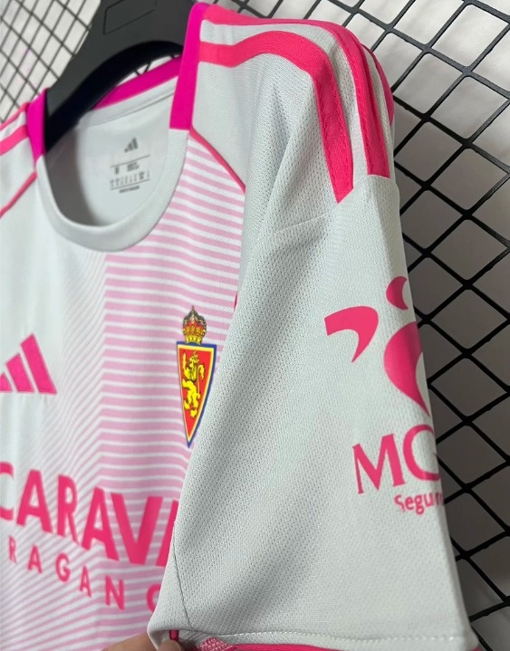 SORTEO EXPRESS

Se acerca Navidad, ¿y qué mejor que regalar el escudo del león?

¿Quieres una réplica de la nueva camiseta del Real Zaragoza 🩷🩶?

👥 Síguenos, a mí y a <a href="/RETRO_STYL3_/">RETRO_STYLE</a>
🔁 RT a este tweet
💬 Menciona a un amigo

Hasta el domingo 21/12 a las 18h

¡Buena suerte! 🍀🎁