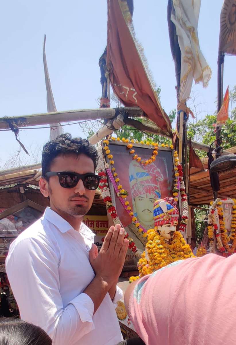 DeldarDeora's tweet photo. प्रिय भतीज सुमेर सिंह राठौड़ (सिंधल) पुत्र राम सिंह राठौड़ बड़गांव का पटवारी भर्ती परीक्षा में 58 सी रैंक प्राप्त करने के बाद अब ग्राम विकास अधिकारी (VDO) परीक्षा में पूरे राजस्थान में‌ 32 वी रैंक प्राप्त करने पर बहुत-बहुत बधाई एवं हार्दिक शुभकामनाएं ❤️🌹👍 https://t.co/paGHjDmfpP
