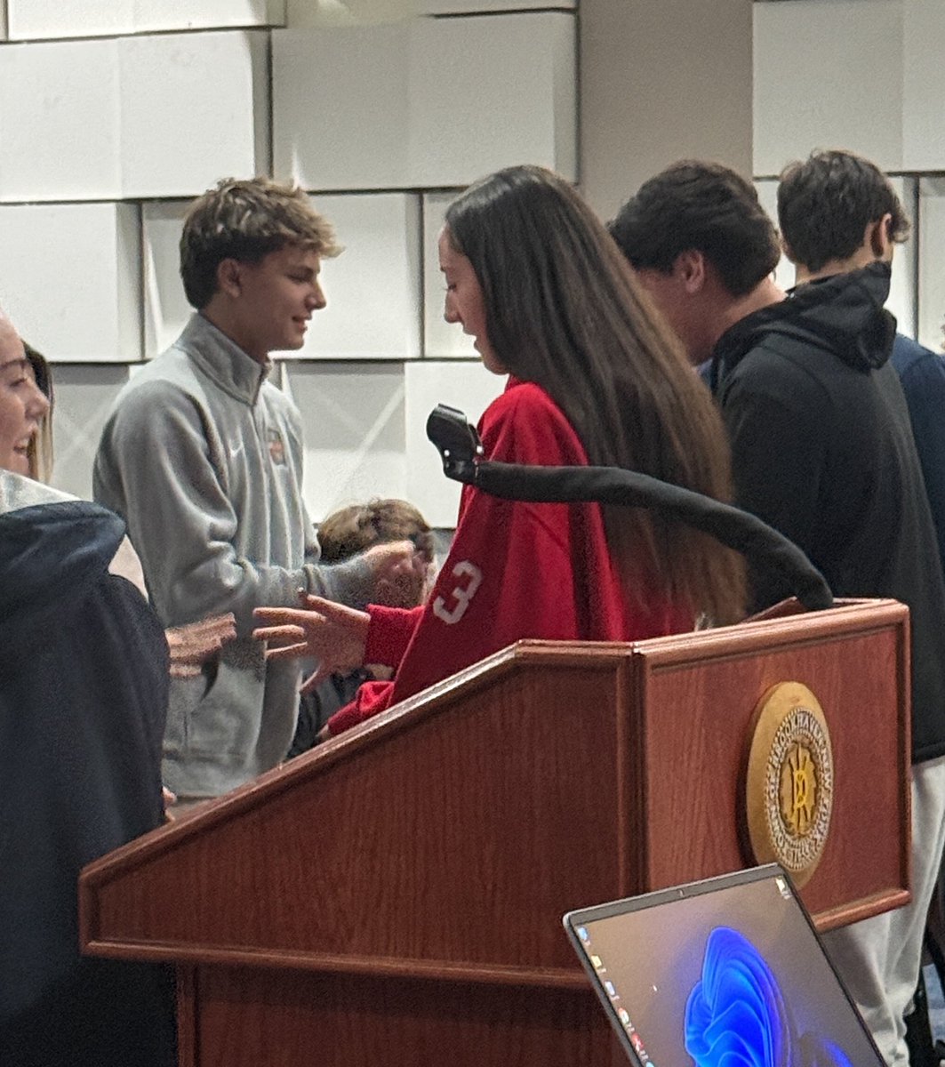 Lauren Neckin tweet media