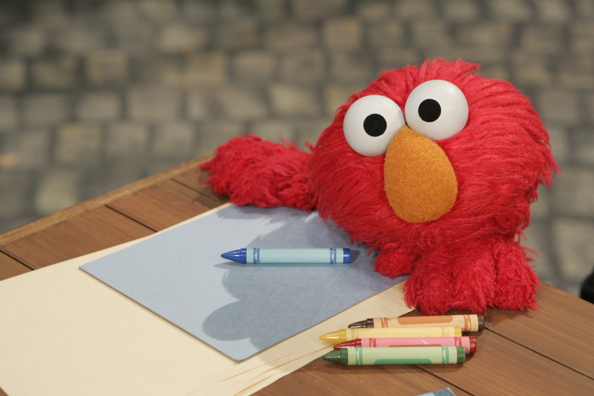 エルモが描きたいって思うものを描いたら良いよ😊