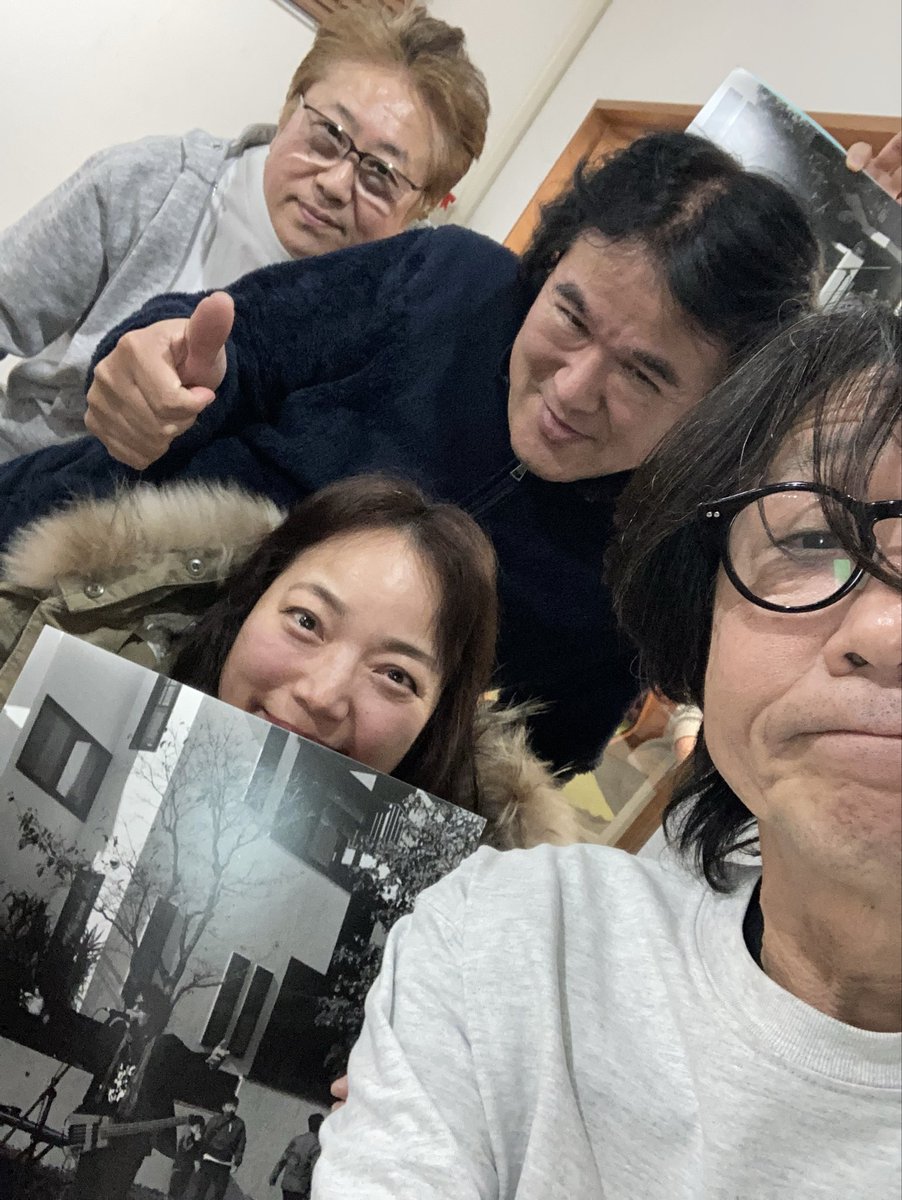 今夜もGGハピゴラ！聴いていただいた皆様、コメントいただいた皆様に感謝！ありがとうございました♪狛江市民祭の時の我々の写真を撮ってくださったナンシーさんが来てくれました！メンバーそれぞれに写真をプレゼントいただきました！ありがとうございます🙇‍♂️
#コマラジ #GGハピゴラ