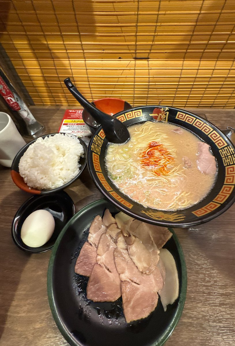 tsuyoshi_Uw's tweet photo. 突然食いたい衝動が来る一蘭 https://t.co/XRK2tpgoZ2