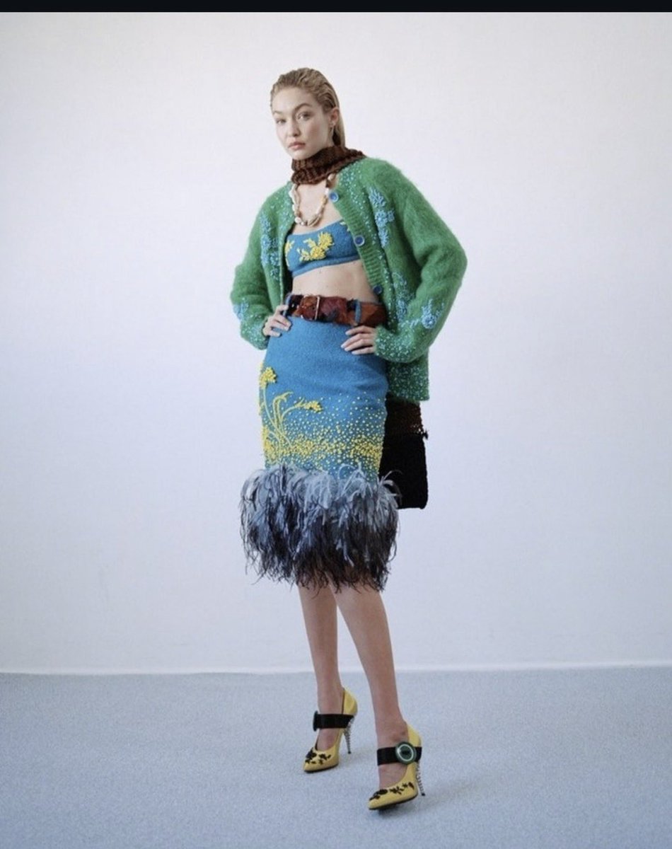 If I could please throw my stylist hat into the ring! For the Sponge Bob premiere I’d put Ice Spice in this fall-winter Prada 2017/2018 look. I’d pair the look with these hot rods although the satin button pumps that Gigi wore could work also. Omg also if Tae put her in an icy