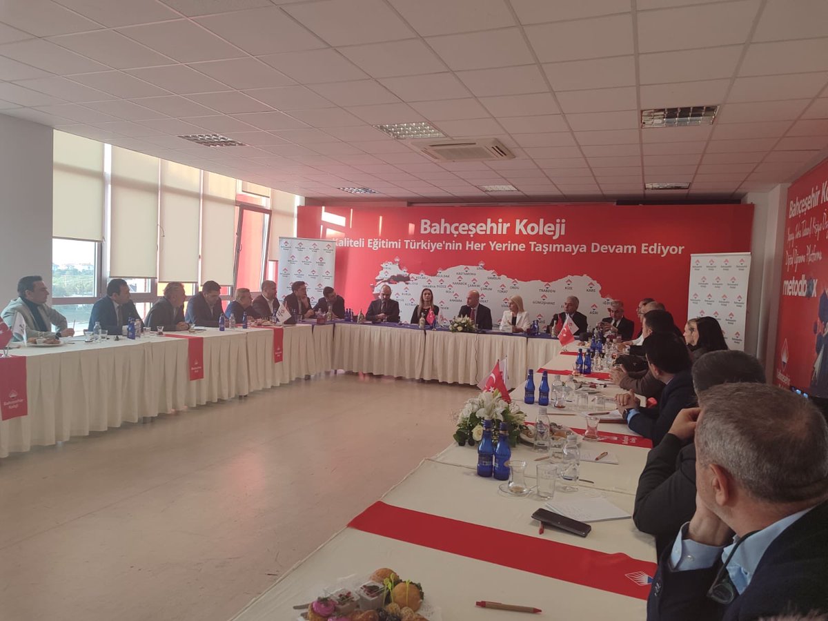 HuseyinYucell's tweet photo. Bahçeşehir Koleji'nin değerli yöneticileriyle bugün İzmir'de buluştuk.

Alanya, Hatay, Alaşehir, Aydın, Ayvalık, Bodrum, Burhaniye, Keşan, Foça, Edremit, Bursa Nilüfer, Çankırı, Dalaman, Ortaca, Elbistan, Fethiye, İzmir, Kars, Kuşadası, Söke, Kütahya, Manisa, Turgutlu, Marmaris, Nazilli, Salihli, Tarsus kampüslerimizin yöneticileri ve kurucularıyla yaptığımız değerlendirmeler ve öğrencilerimizle bir araya gelmek bizim için çok kıymetliydi.

Emeği geçen herkese gönülden teşekkür ediyorum.