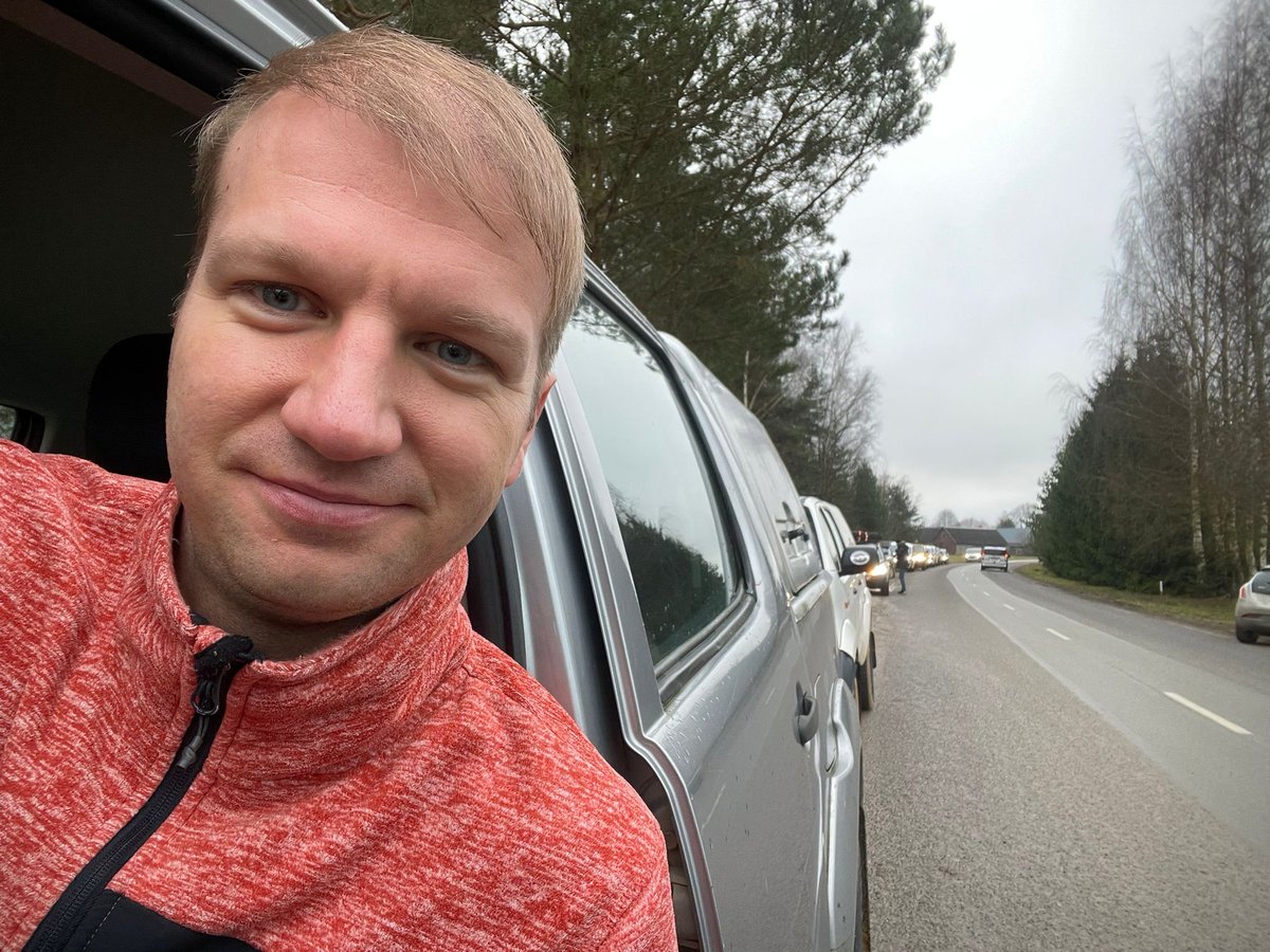 Kaspars_Melnis_'s tweet image. 🚙 Ar Hilux uz Ukrainu .. 💪🏼