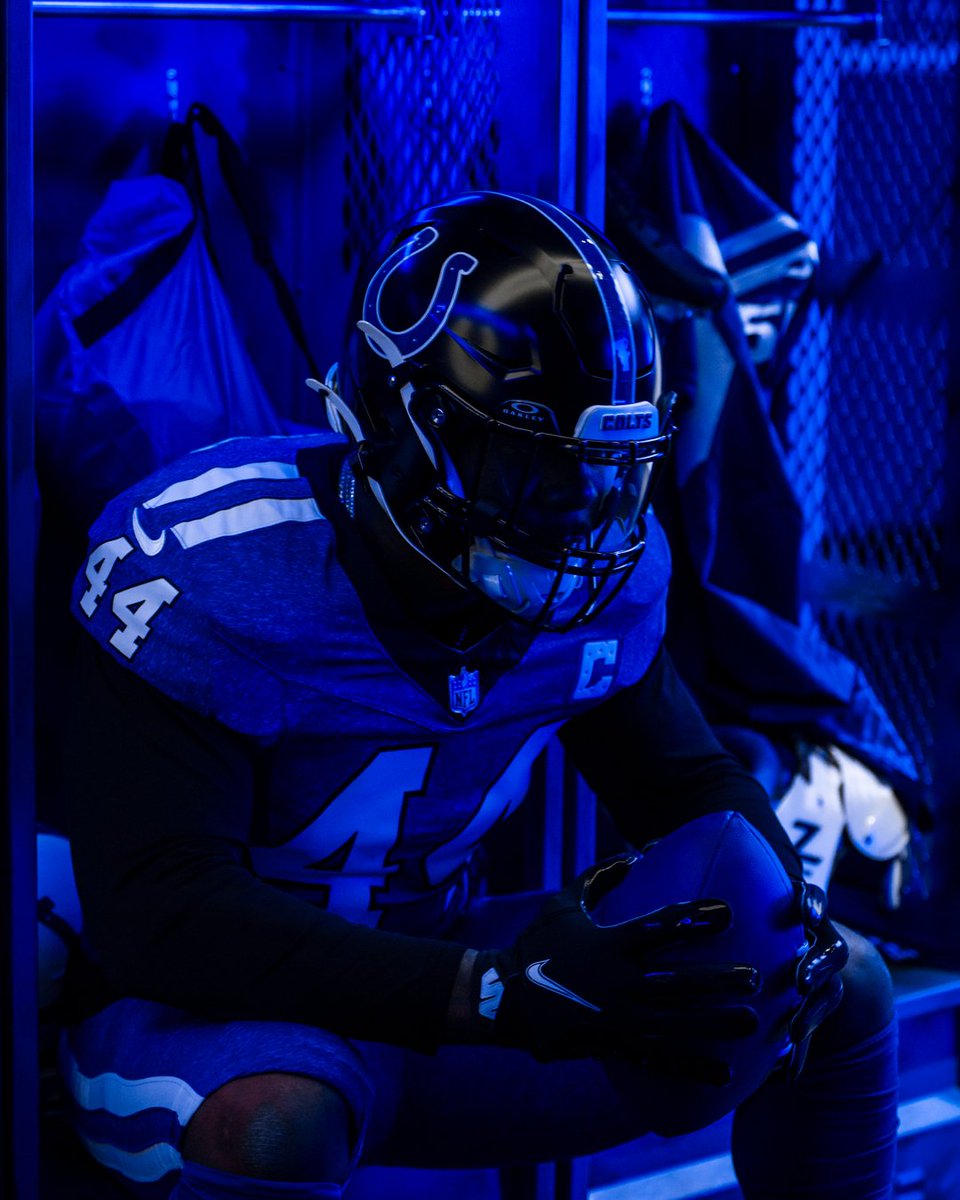 Colts's tweet photo. under the lights. https://t.co/kbPrsfyNee