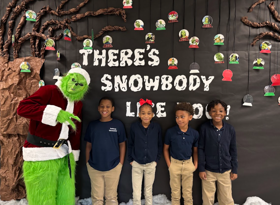 PathwayK5's tweet photo. Merry GRINCHMAS!! 💚🎄📸 https://t.co/ktQPvHod7h