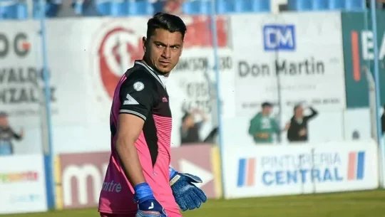 Todo acordado para que Brian Olivera sea el nuevo arquero de #RacingCBA. Solo resta la firma. 💣 

Informa <a href="/AGUSARAVIAGABI/">Agustín Saravia</a> al aire en #Espinosa989 con <a href="/brunoespinosaok/">Bruno Espinosa</a> y equipo.