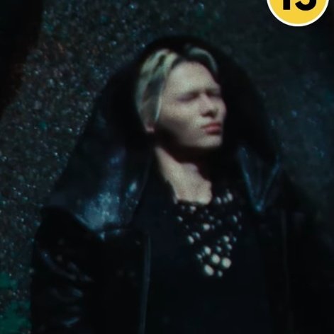 sunkiologist's tweet image. looks like these two were trying to not laugh 😭