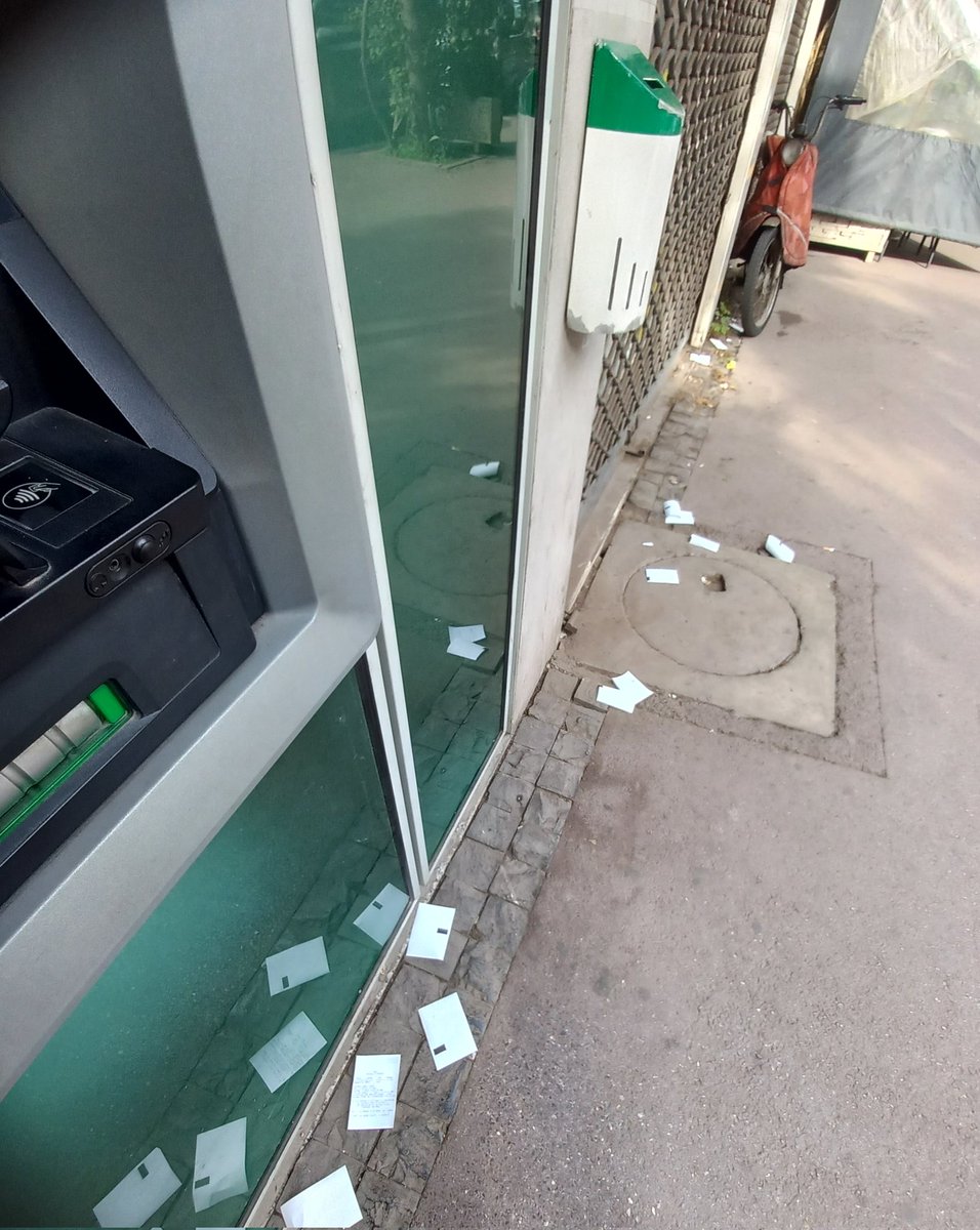 La poubelle est pourtant à côté 🤷‍♂️