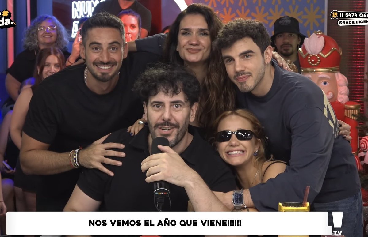 MundoFamososOk's tweet image. Y asi se fue el último programa del programa mas exitoso y mas increíble de mundo #NadieDiceNada ❤️