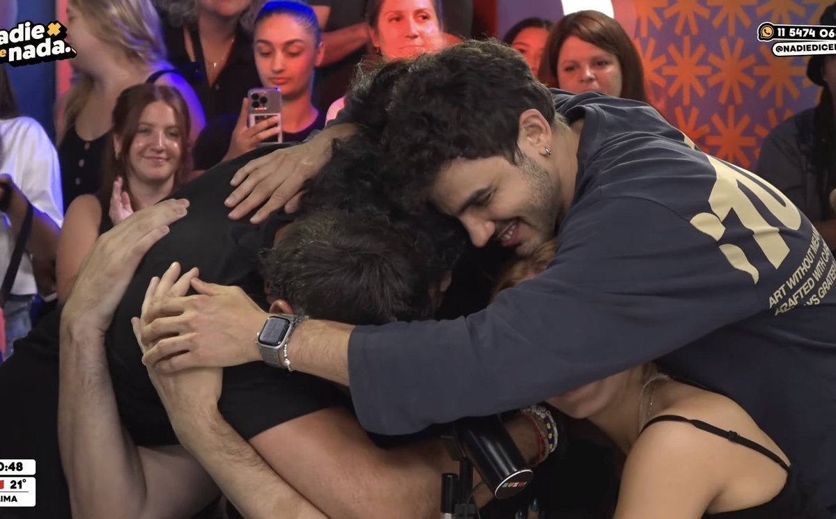 MundoFamososOk's tweet image. Y asi se fue el último programa del programa mas exitoso y mas increíble de mundo #NadieDiceNada ❤️