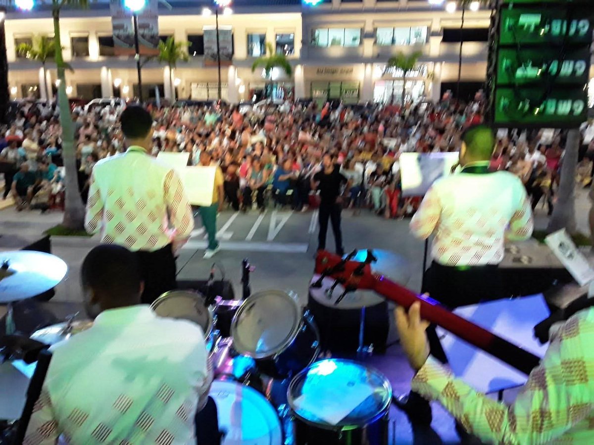 Hoy estaremos en evento privado navideño en Panamá Pacifico, gracias por su confianza a nuestro trabajo músical.