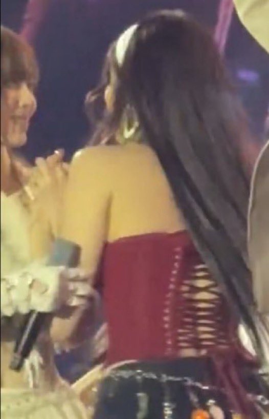 winterstellarz's tweet image. EUNCHAE AND KARINA THEN YUNJIN AND WINTER AESSERA IS SO ALIVE 😭😭😭