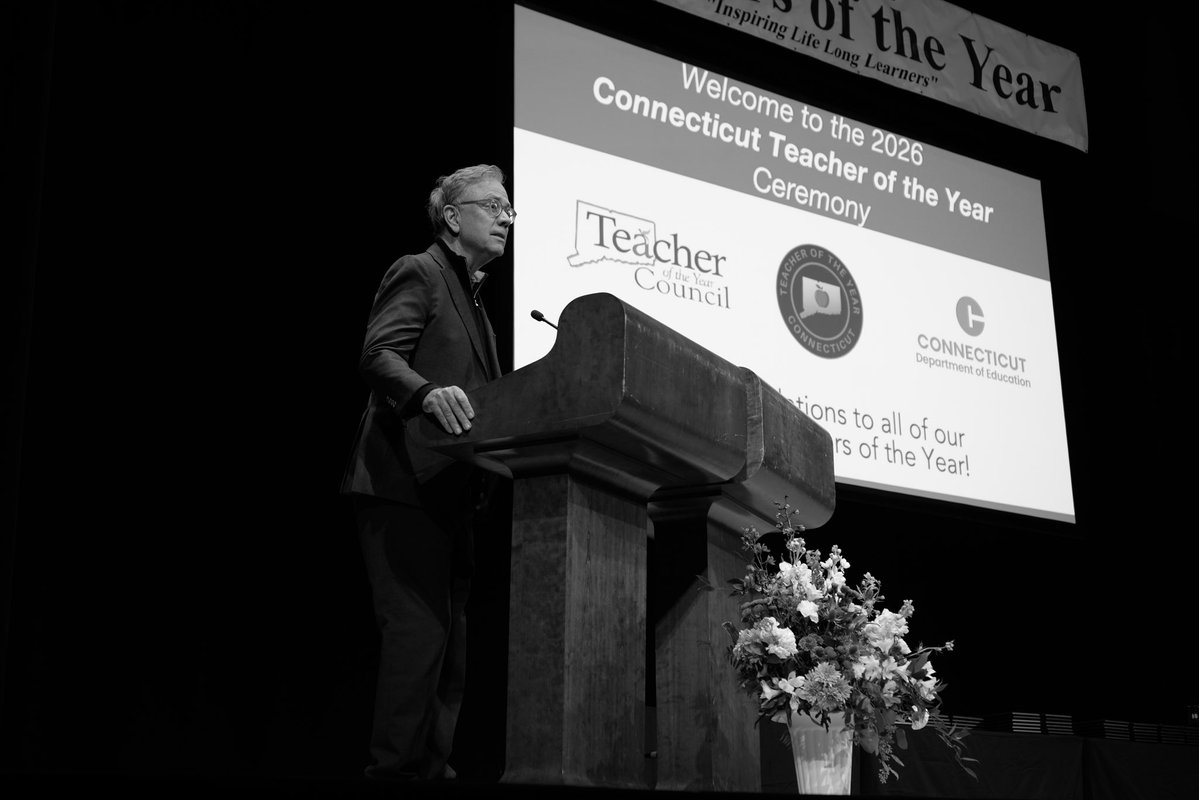 GovNedLamont's tweet image. As we celebrate the holiday season, I’m reminded of the people and places that make Connecticut so incredible. 

We’ll continue to show up for all our residents, especially those in times of need. That commitment will not waver 🤝 #connecticut #ct #holidays