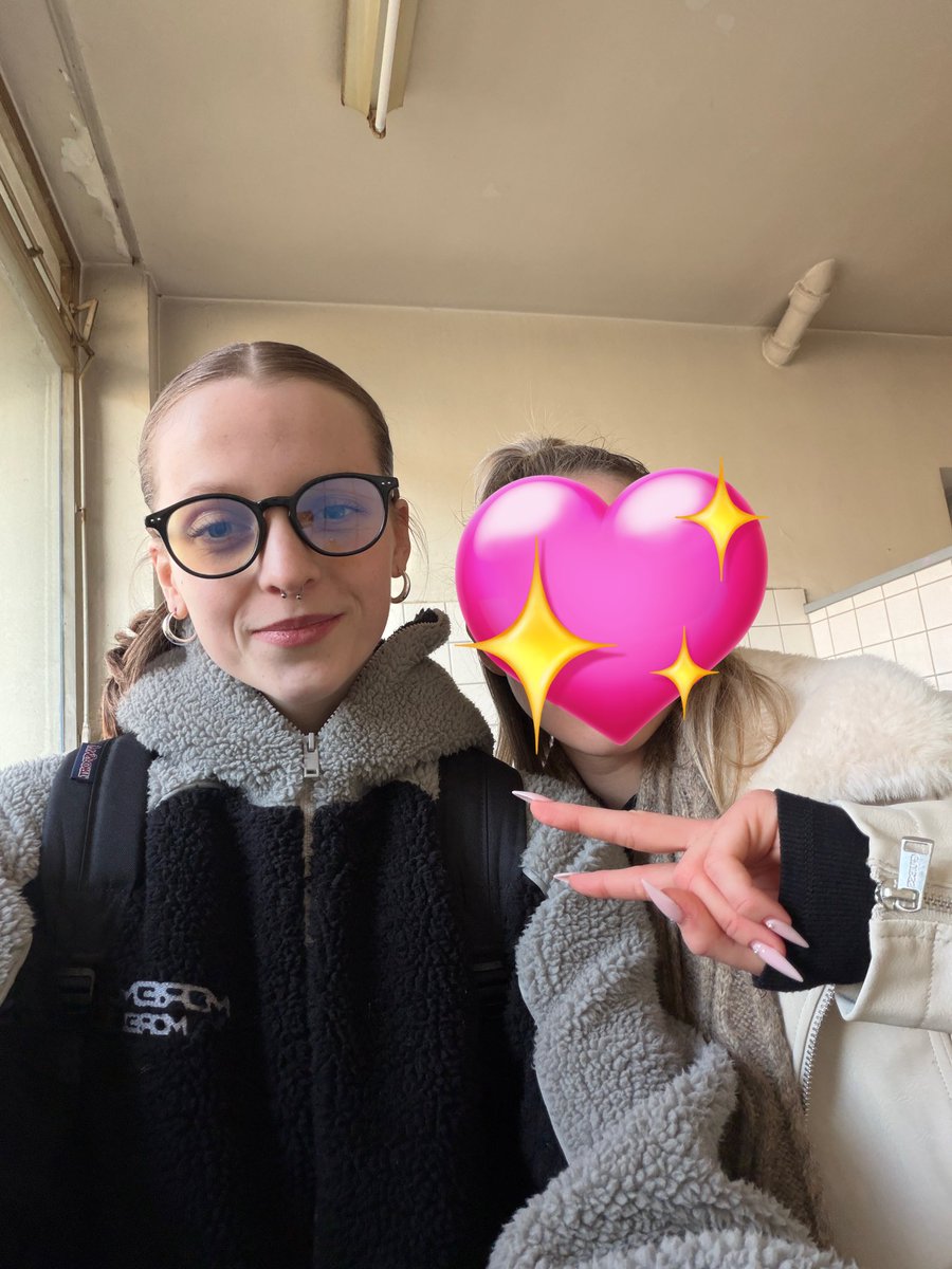 Lou ☆ tweet media