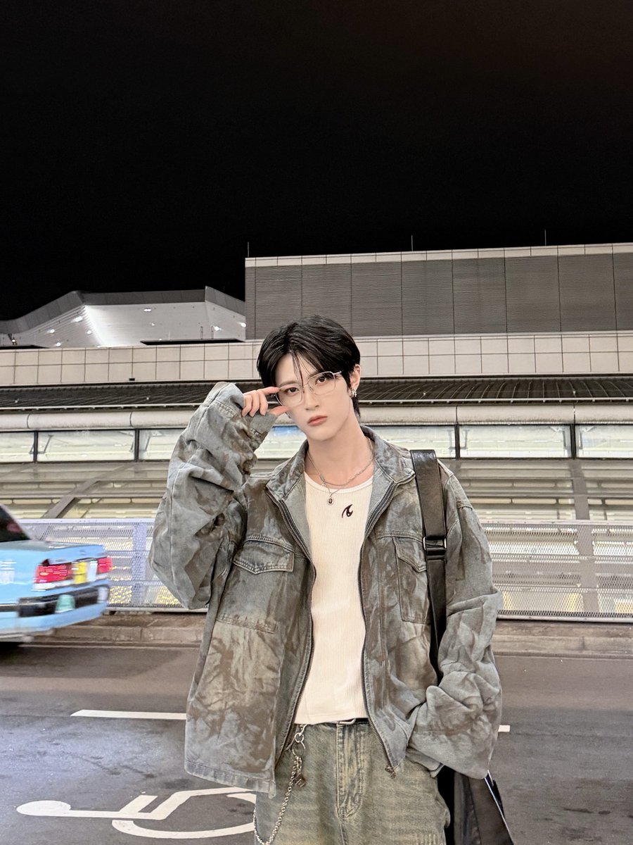 XODIAC_MEMBERS's tweet photo. [#리오] 

走lu 下次見🙈

#XODIAC #소디엑 #LEO #리오 https://t.co/mijLu1zWRr